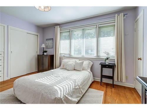 597 Vanderburgh Drive, Burlington, ON - Indoor Photo Showing Bedroom