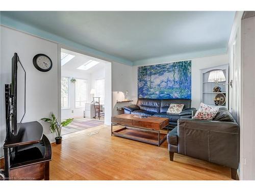 597 Vanderburgh Drive, Burlington, ON - Indoor Photo Showing Living Room