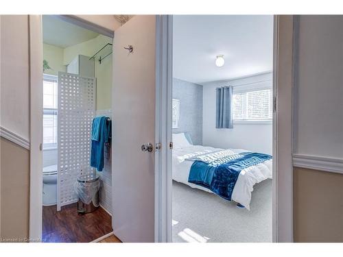 597 Vanderburgh Drive, Burlington, ON - Indoor Photo Showing Bedroom