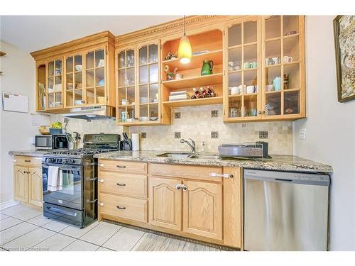 513-515 Hager Avenue, Burlington, ON - Indoor Photo Showing Kitchen With Double Sink