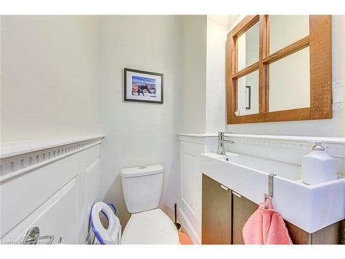 513-515 Hager Avenue, Burlington, ON - Indoor Photo Showing Bathroom