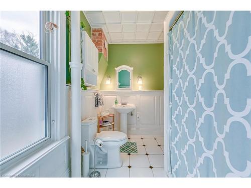 513-515 Hager Avenue, Burlington, ON - Indoor Photo Showing Bathroom