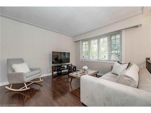 Upper-604 Glen Forrest Boulevard, Waterloo, ON - Indoor Photo Showing Living Room