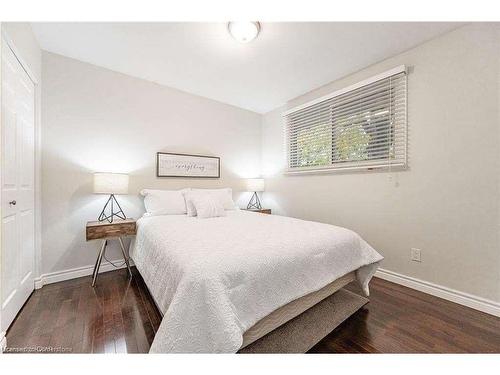 Upper-604 Glen Forrest Boulevard, Waterloo, ON - Indoor Photo Showing Bedroom