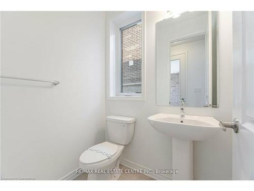 75-1317 Leriche Way, Milton, ON - Indoor Photo Showing Bathroom