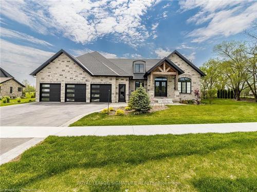 11 Whitcombe Way, Puslinch, ON - Outdoor With Facade