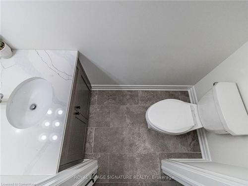 11 Whitcombe Way, Puslinch, ON - Indoor Photo Showing Bathroom