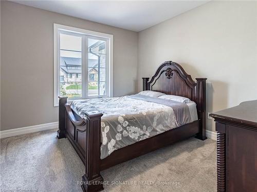 11 Whitcombe Way, Puslinch, ON - Indoor Photo Showing Bedroom