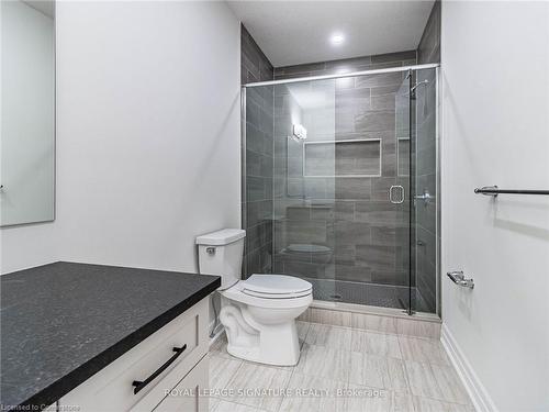 11 Whitcombe Way, Puslinch, ON - Indoor Photo Showing Bathroom