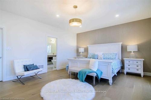 166 Concession Street, Hamilton, ON - Indoor Photo Showing Bedroom