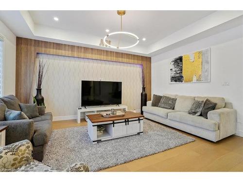 166 Concession Street, Hamilton, ON - Indoor Photo Showing Living Room