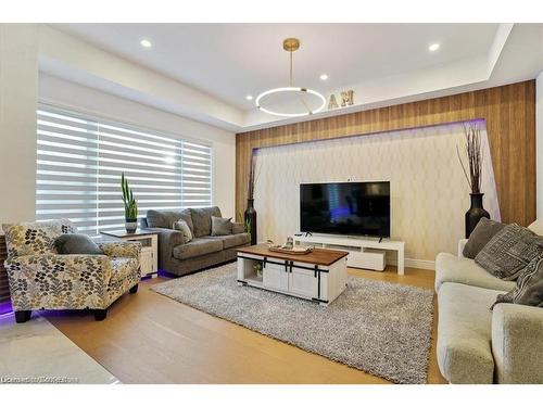 166 Concession Street, Hamilton, ON - Indoor Photo Showing Living Room