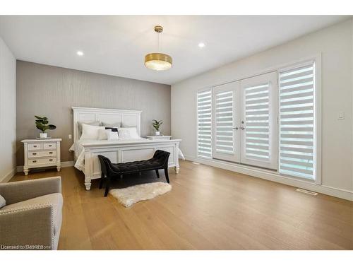 166 Concession Street, Hamilton, ON - Indoor Photo Showing Bedroom