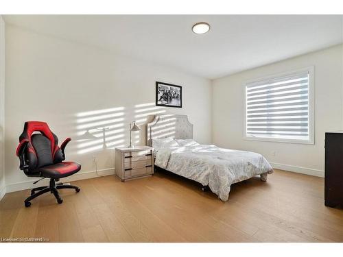 166 Concession Street, Hamilton, ON - Indoor Photo Showing Bedroom