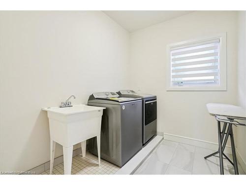 166 Concession Street, Hamilton, ON - Indoor Photo Showing Laundry Room