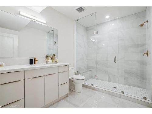 166 Concession Street, Hamilton, ON - Indoor Photo Showing Bathroom