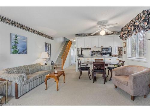 1-31 Laguna Parkway, Brechin, ON - Indoor Photo Showing Living Room