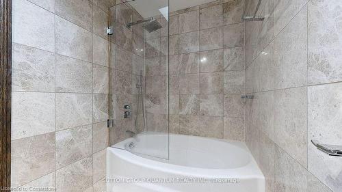 1842 Christopher Road, Mississauga, ON - Indoor Photo Showing Bathroom