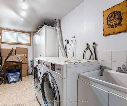 1842 Christopher Road, Mississauga, ON - Indoor Photo Showing Laundry Room