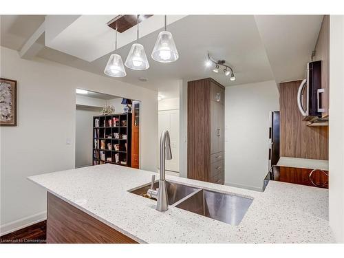 407-4080 Living Arts Drive, Mississauga, ON - Indoor Photo Showing Kitchen With Double Sink