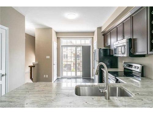 79-541 Winston Road, Grimsby, ON - Indoor Photo Showing Kitchen With Double Sink With Upgraded Kitchen