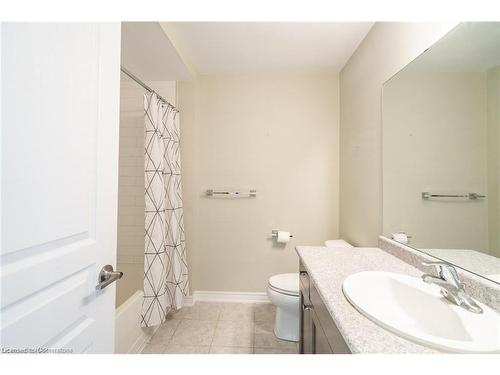 79-541 Winston Road, Grimsby, ON - Indoor Photo Showing Bathroom