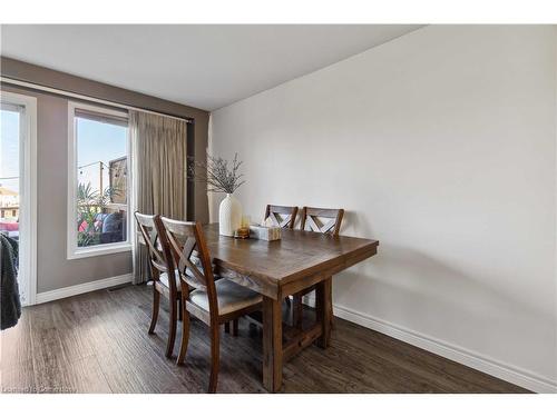 27 Red Clover Crescent, Kitchener, ON - Indoor Photo Showing Dining Room