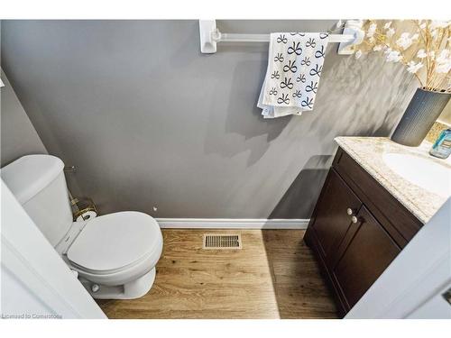 27 Red Clover Crescent, Kitchener, ON - Indoor Photo Showing Bathroom