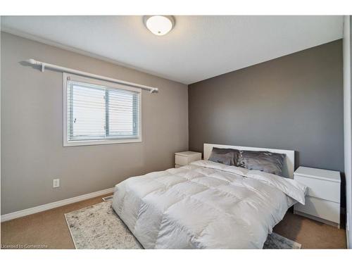 27 Red Clover Crescent, Kitchener, ON - Indoor Photo Showing Bedroom