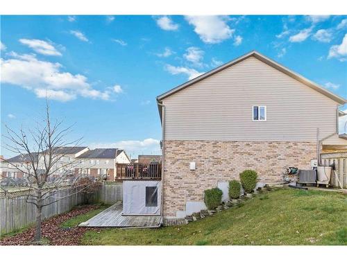 27 Red Clover Crescent, Kitchener, ON - Outdoor