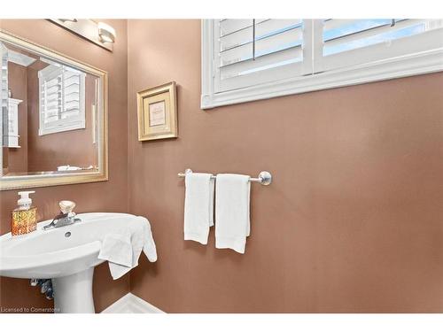 1639 Glen Rutley Circle, Mississauga, ON - Indoor Photo Showing Bathroom