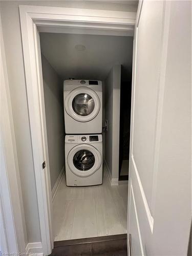 C-22 St James Street, Brantford, ON - Indoor Photo Showing Laundry Room