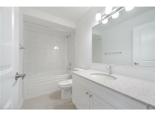 75-1317 Leriche Way, Milton, ON - Indoor Photo Showing Bathroom