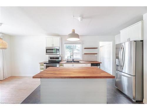 31 Shakespeare Avenue, Niagara-On-The-Lake, ON - Indoor Photo Showing Kitchen With Stainless Steel Kitchen