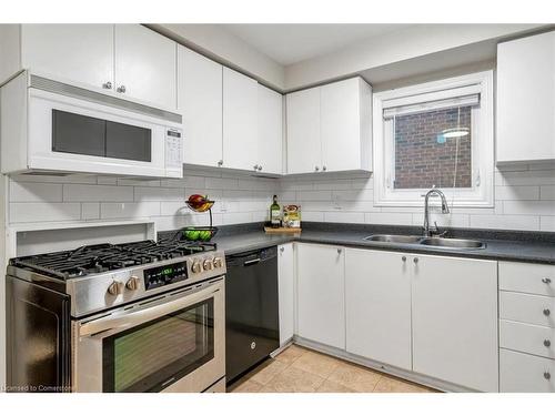 1 Barwick Court, Whitby, ON - Indoor Photo Showing Kitchen With Double Sink