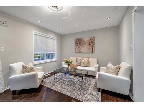 1 Barwick Court, Whitby, ON - Indoor Photo Showing Living Room