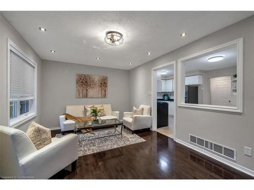 1 Barwick Court, Whitby, ON - Indoor Photo Showing Living Room