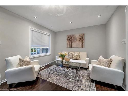 1 Barwick Court, Whitby, ON - Indoor Photo Showing Living Room