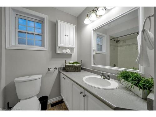 1 Barwick Court, Whitby, ON - Indoor Photo Showing Bathroom