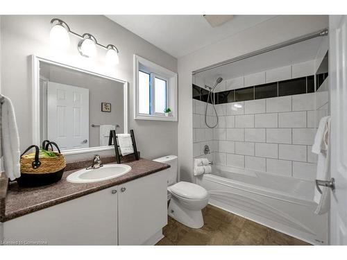 1 Barwick Court, Whitby, ON - Indoor Photo Showing Bathroom