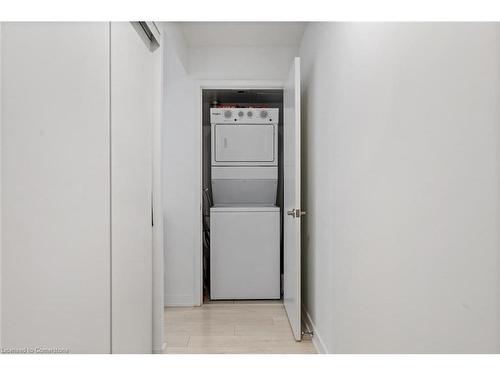 A316-1117 Cooke Blvd Boulevard, Burlington, ON - Indoor Photo Showing Laundry Room