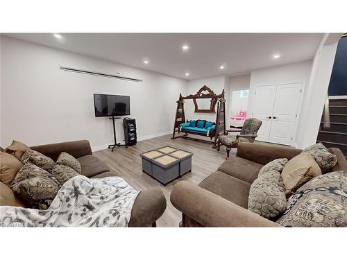 19 Winchester Crescent, Listowel, ON - Indoor Photo Showing Living Room