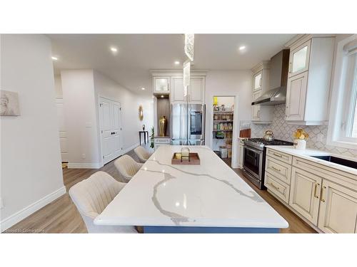 19 Winchester Crescent, Listowel, ON - Indoor Photo Showing Kitchen With Upgraded Kitchen