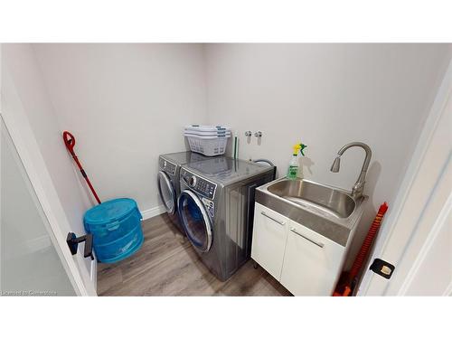 19 Winchester Crescent, Listowel, ON - Indoor Photo Showing Laundry Room