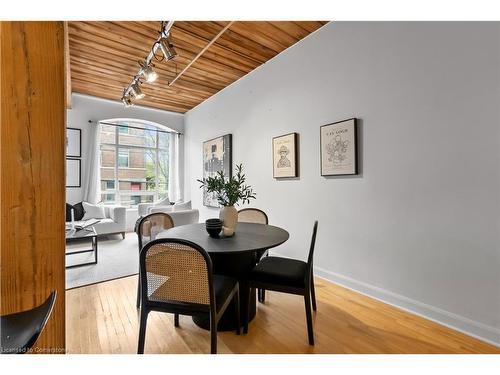 113-993 Queen Street W, Toronto, ON - Indoor Photo Showing Dining Room