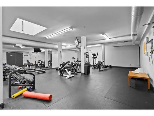 113-993 Queen Street W, Toronto, ON - Indoor Photo Showing Gym Room