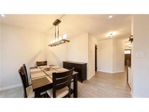 3-135 Hardcastle Drive, Cambridge, ON - Indoor Photo Showing Dining Room