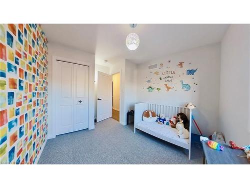 3-135 Hardcastle Drive, Cambridge, ON - Indoor Photo Showing Bedroom