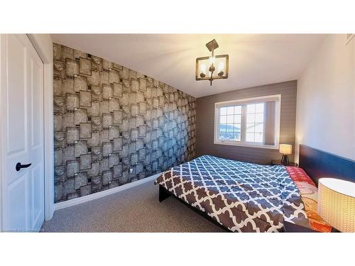 3-135 Hardcastle Drive, Cambridge, ON - Indoor Photo Showing Bedroom