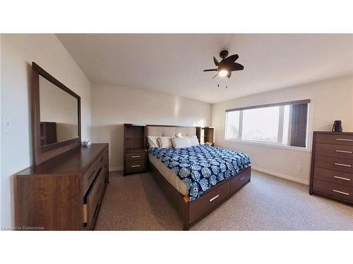 3-135 Hardcastle Drive, Cambridge, ON - Indoor Photo Showing Bedroom